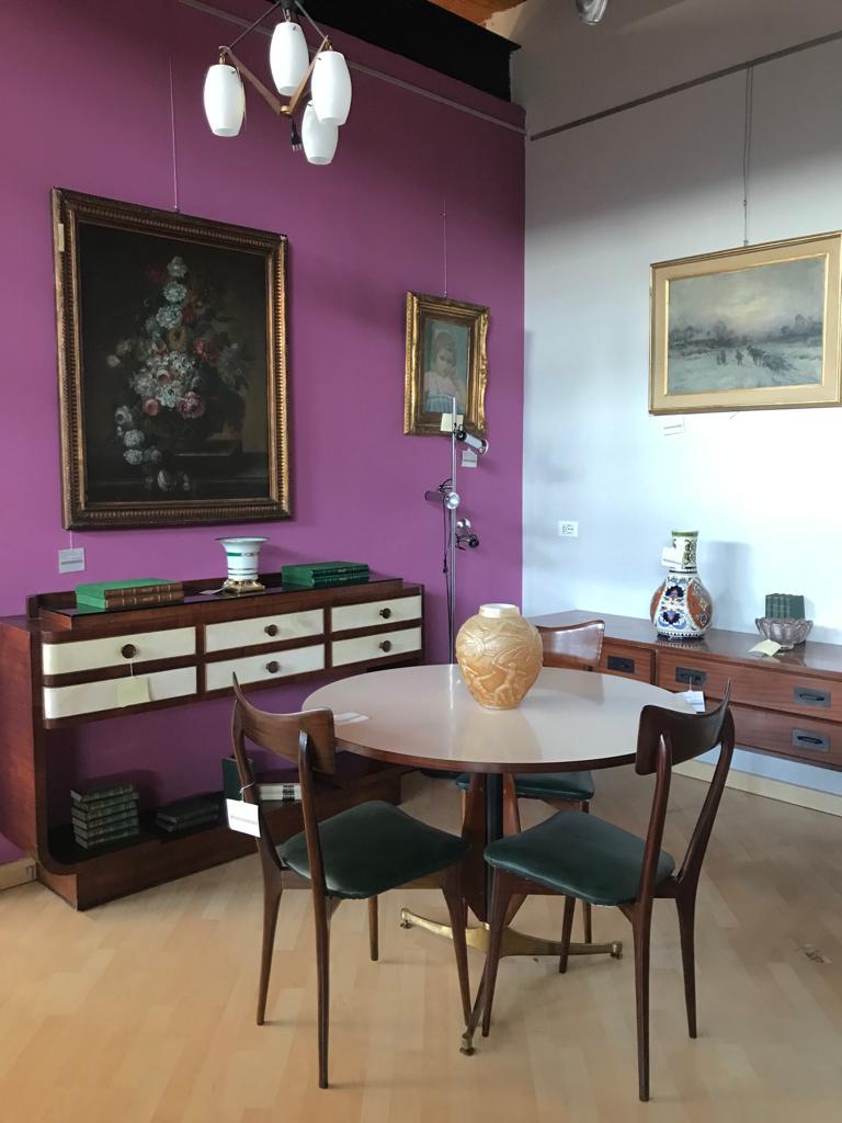 Di Mano in Mano Negozio Cambiago Modernariato e design