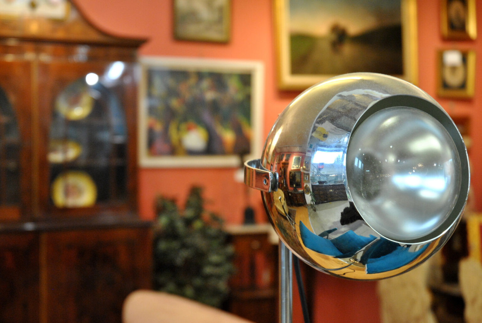 Di Mano in Mano Negozio Milano Antiquariato