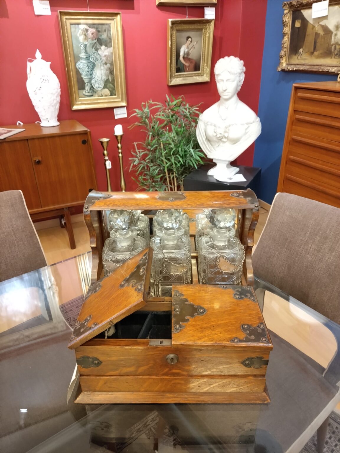 Di Mano in Mano Negozio Milano Antiquariato